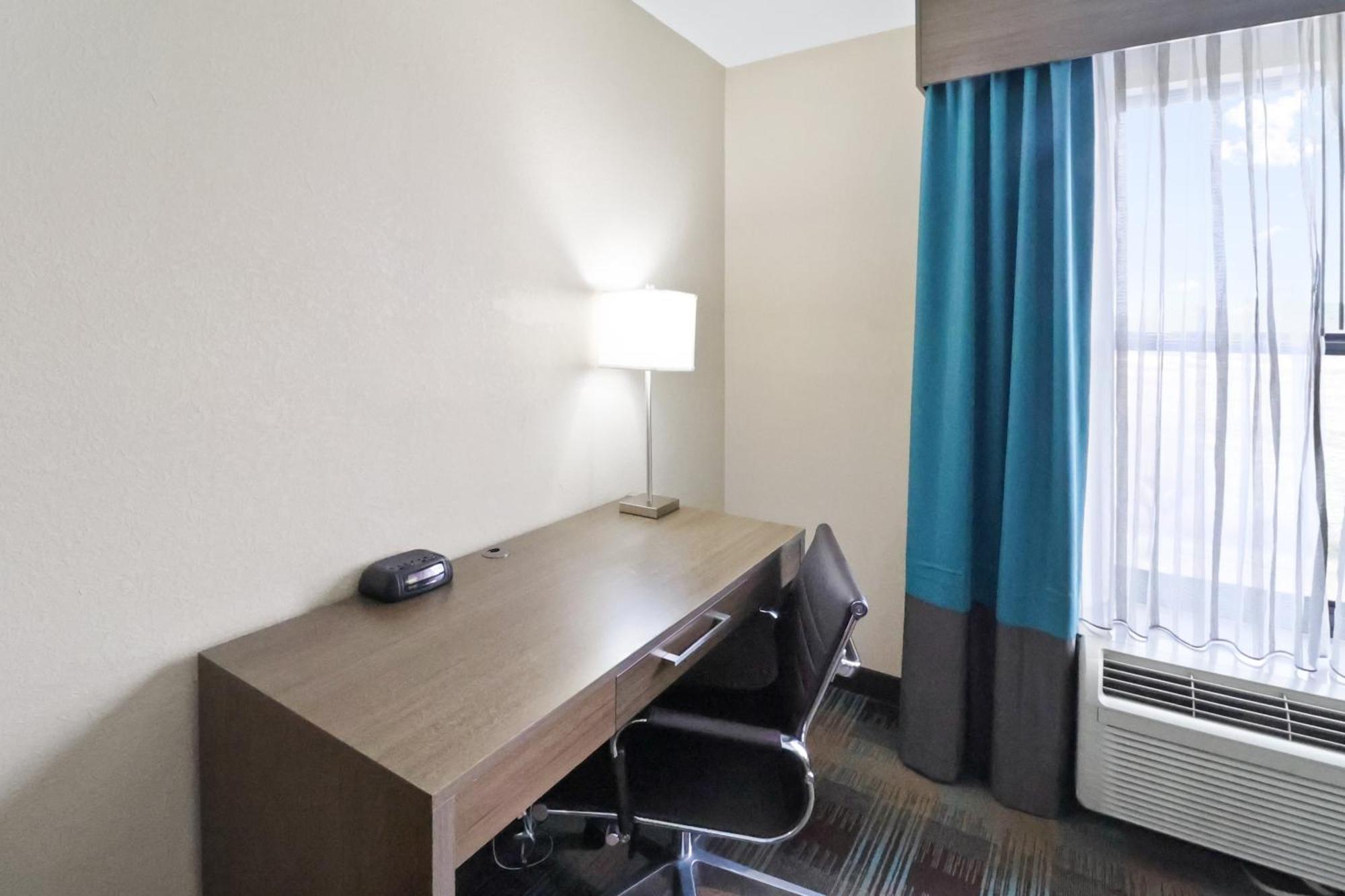 Comfort Inn Dunn Near I-95 Экстерьер фото