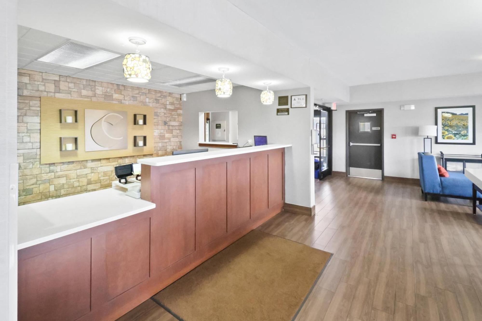 Comfort Inn Dunn Near I-95 Экстерьер фото