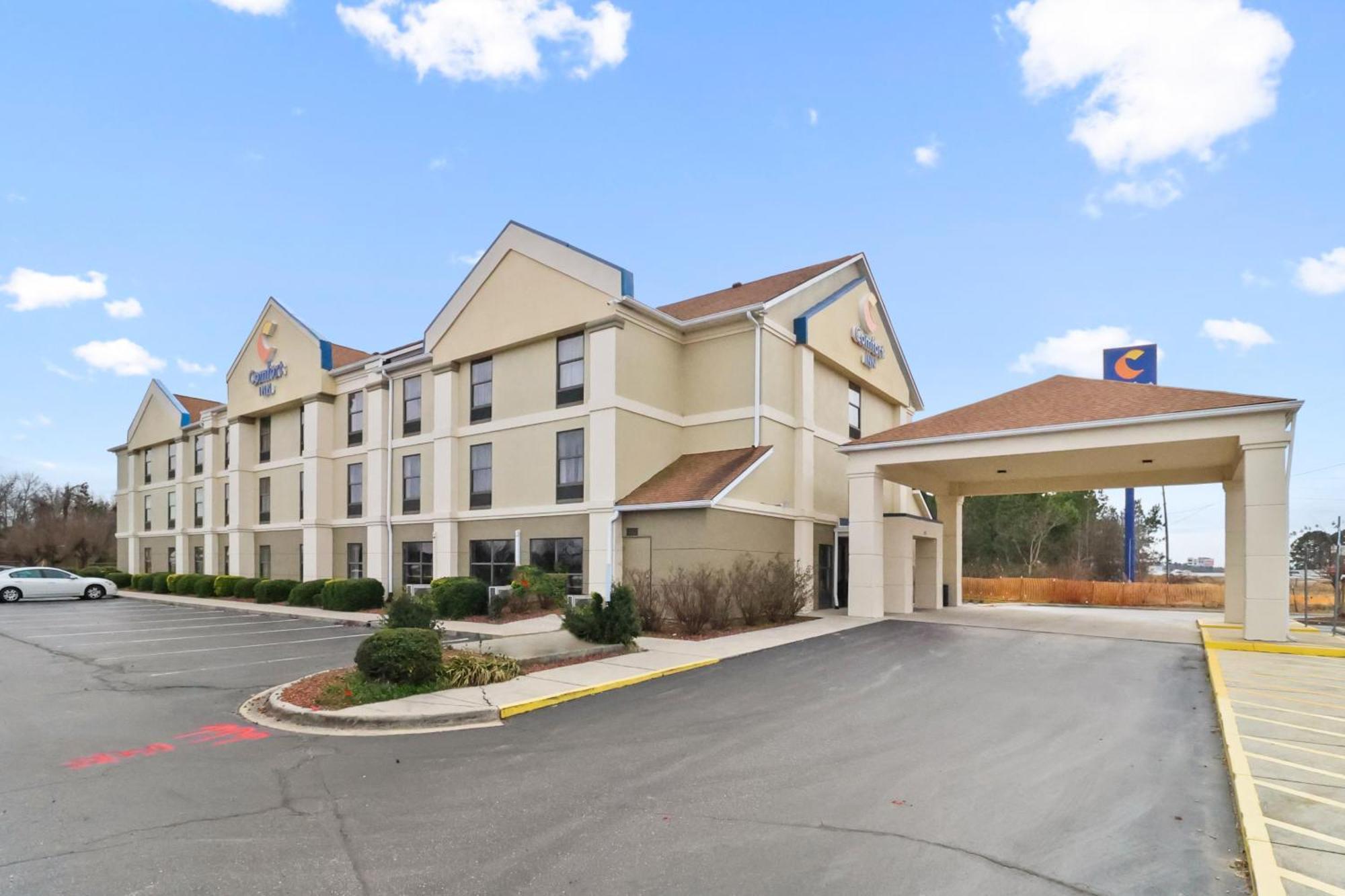 Comfort Inn Dunn Near I-95 Экстерьер фото